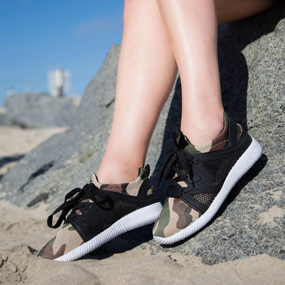 NWT Camo Lace Sneaker